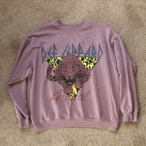 Def Leppard Women’s Graphic Sweatshirt in Excellent Condition